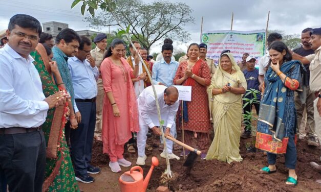 रौप्य महोत्सवी वर्षाच्या वर्धापन दिनी 25 हजार वृक्ष लागवडीचा संकल्प करु या ! -पालकमंत्री डॉ.विजयकुमार गावित